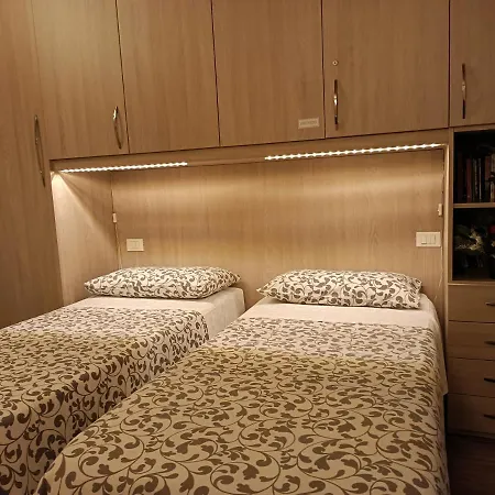 Borghetto San Donato 105 アパート