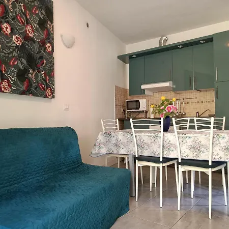 Apartmán Borghetto San Donato 105 *