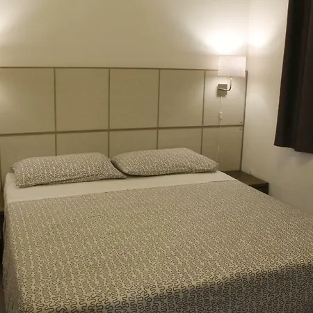 Appartement Borghetto San Donato 105 *